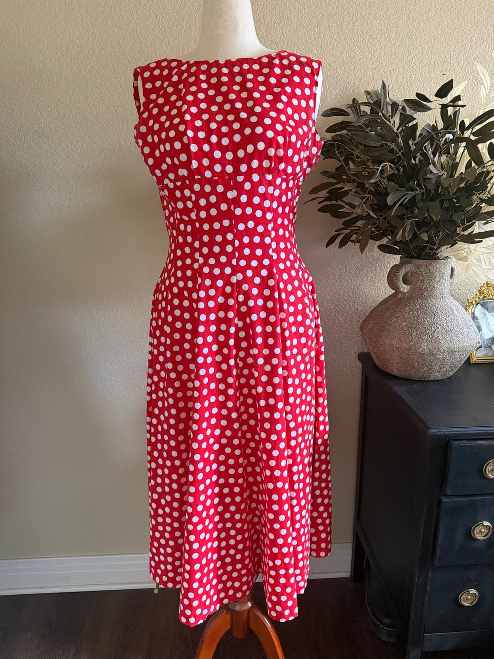 Vintage-Inspired Red Polka Dot Midi Dress